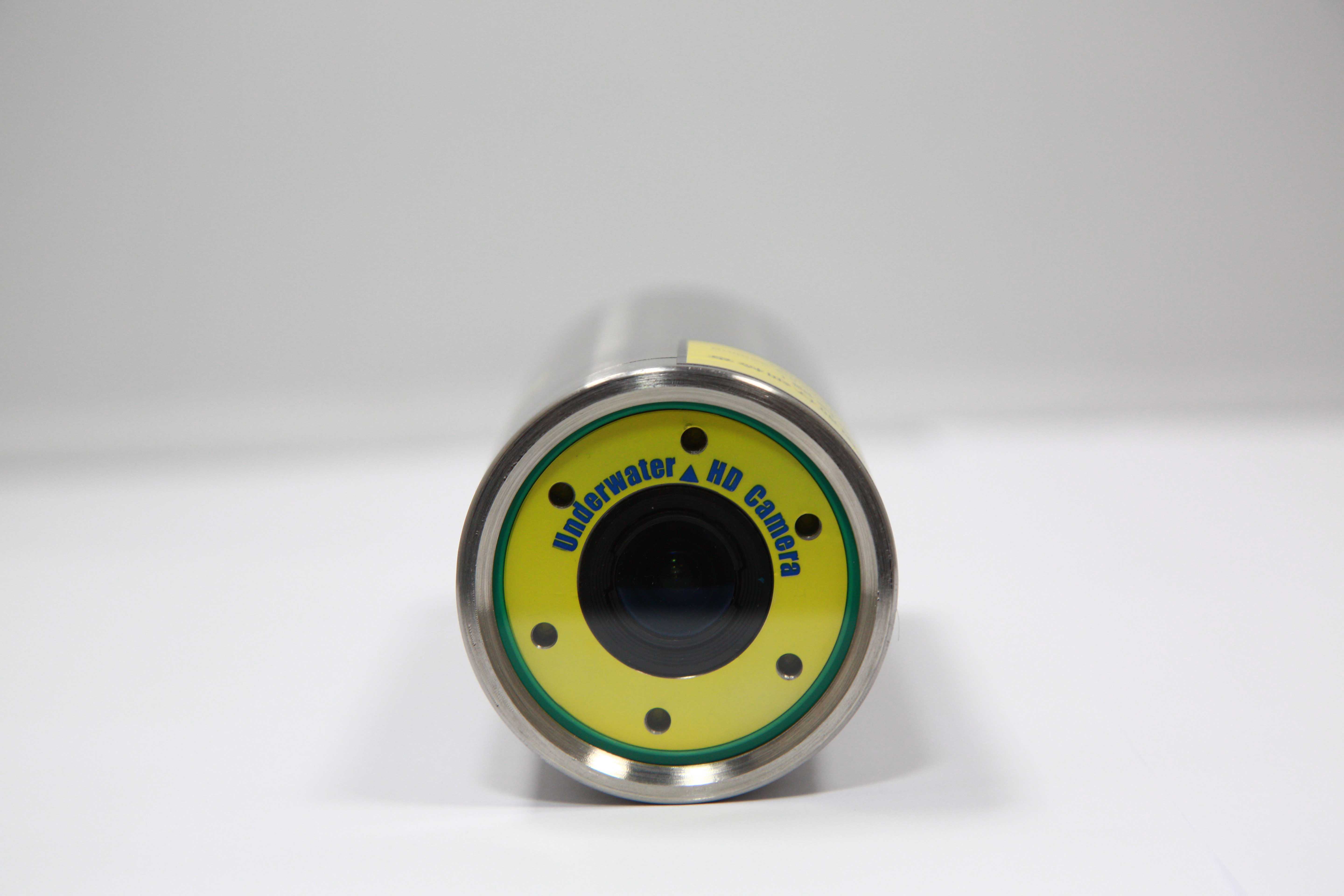 A 90degree Angle Lowilluminance Underwater Camera Surveillance with